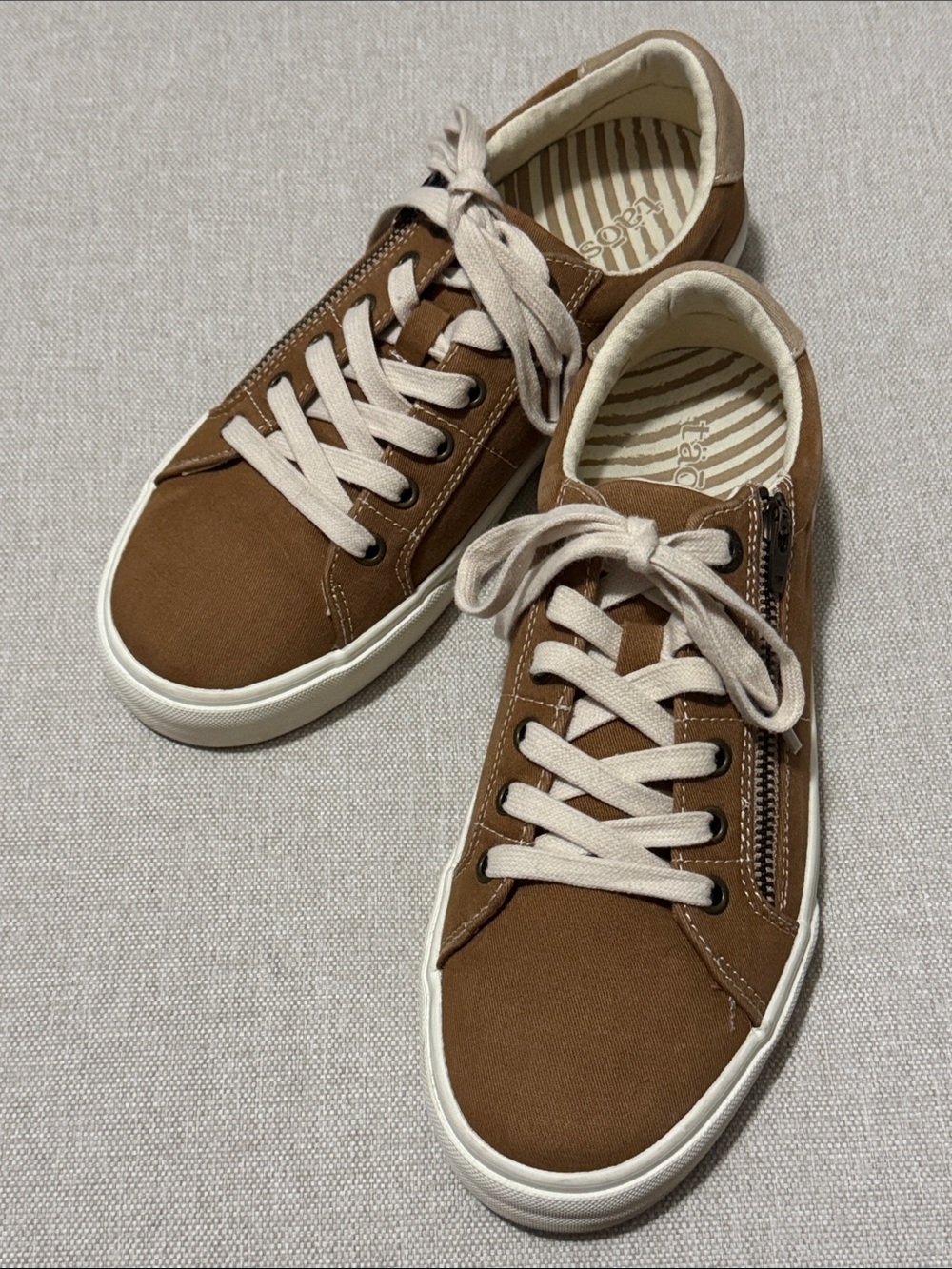 Like New Taos Z Soul Canvas Sneaker-Sz 8.5-Golden Tan/Distressed Tan-Zipper/Ties